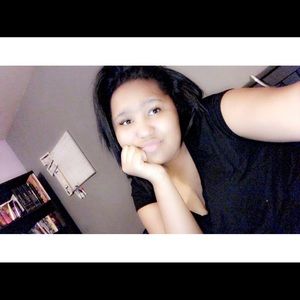 Meet your Posher, Desiree